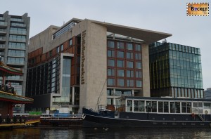 Canalele din Amsterdam - Biblioteca centrala