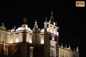 Cracovia - peisaje de noapte - Sukiennice, Hala postăvarilor