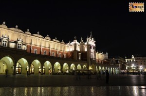 Cracovia - peisaje de noapte - Sukiennice, Hala postăvarilor