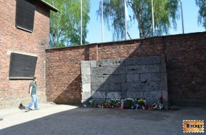 Lagărul Auschwitz I zidul de executie
