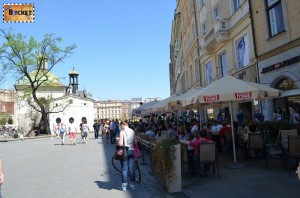 Piaţa Rynek Glowny si biserica St. Wojciech's