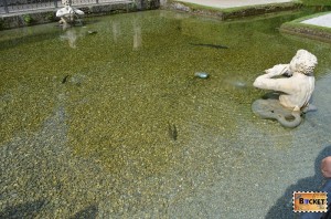 Palatul Hellbrunn fântâna intrare