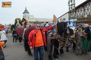 Carele cu bere Hacker-Festzelt Oktoberfest Munchen
