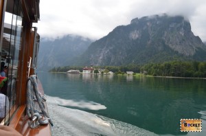 Lacul Koenigssee şi mănăstirea Sf. Bartolomeu (St. Bartholomä)