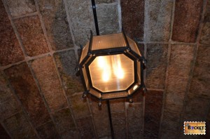 Iluminat in tunelul spre Cuibul de vulturi a lui Hitler - Eagle's Nest.