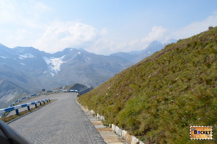 la coborare de pe Edelweißspitze spre drumul alpin Grossglockner