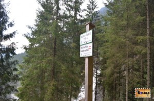 plăcuţe de indentificare a platformelor de observatie de la cascada Krimmler