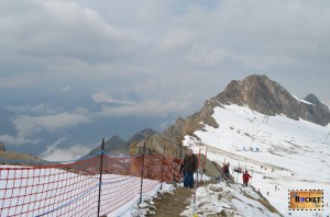 Pe marginea prapastiei spre Gipfelwelt 3000 de pe Kitzsteinhorn