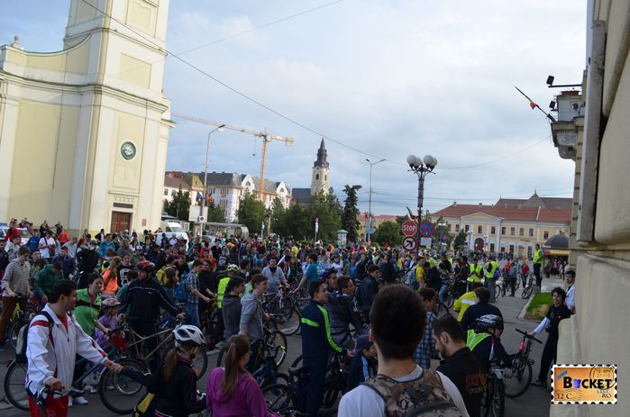Critical Mass Oradea 2014 - Primarie