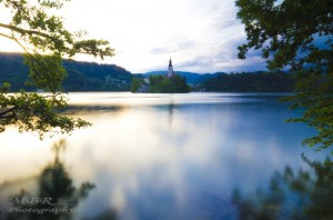 Biserica Sf Maria de pe insula din Lacul Bled Slovenia