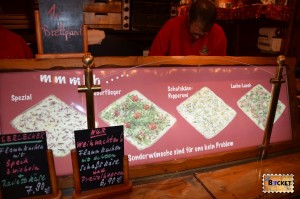 Flammkuchen la Targul de Craciun din Hamburg