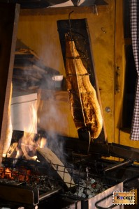 Somon afumat la targul de Craciun din Hamburg