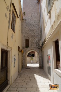 prin orasul vechi Rab