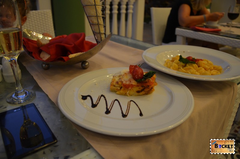 Mancare a la carte la restaurantul italian de la Kamelya Holiday Village din Side - Turcia